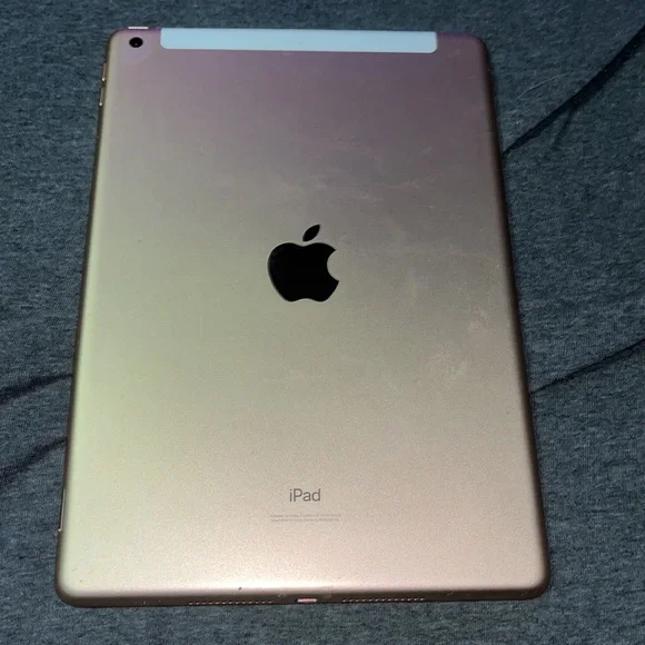 !SOLD! Apple iPad 8th Generation 32GB Wi-Fi + Cellular Capability - Picture 2 of 5